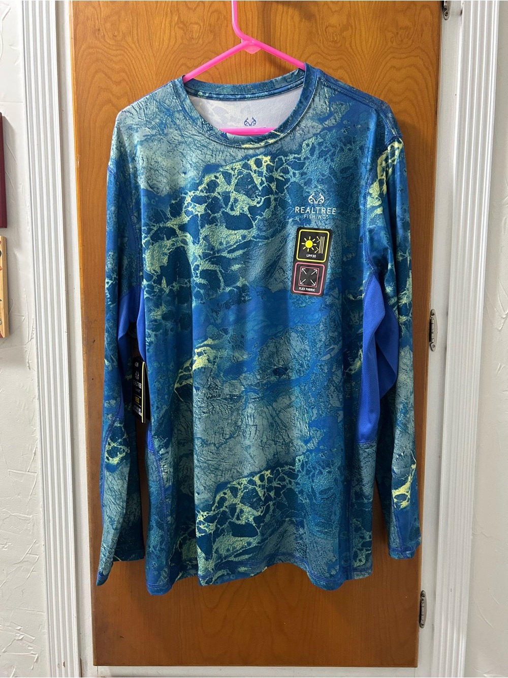 Realtree  Fishing Men’s long Sleeve Performance Top - Blue Green